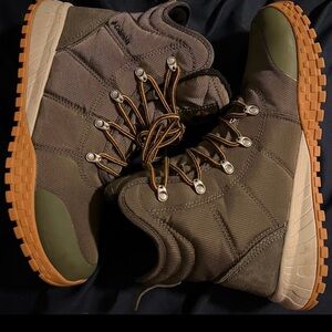 Columbia Men's Olive Hiking Boots